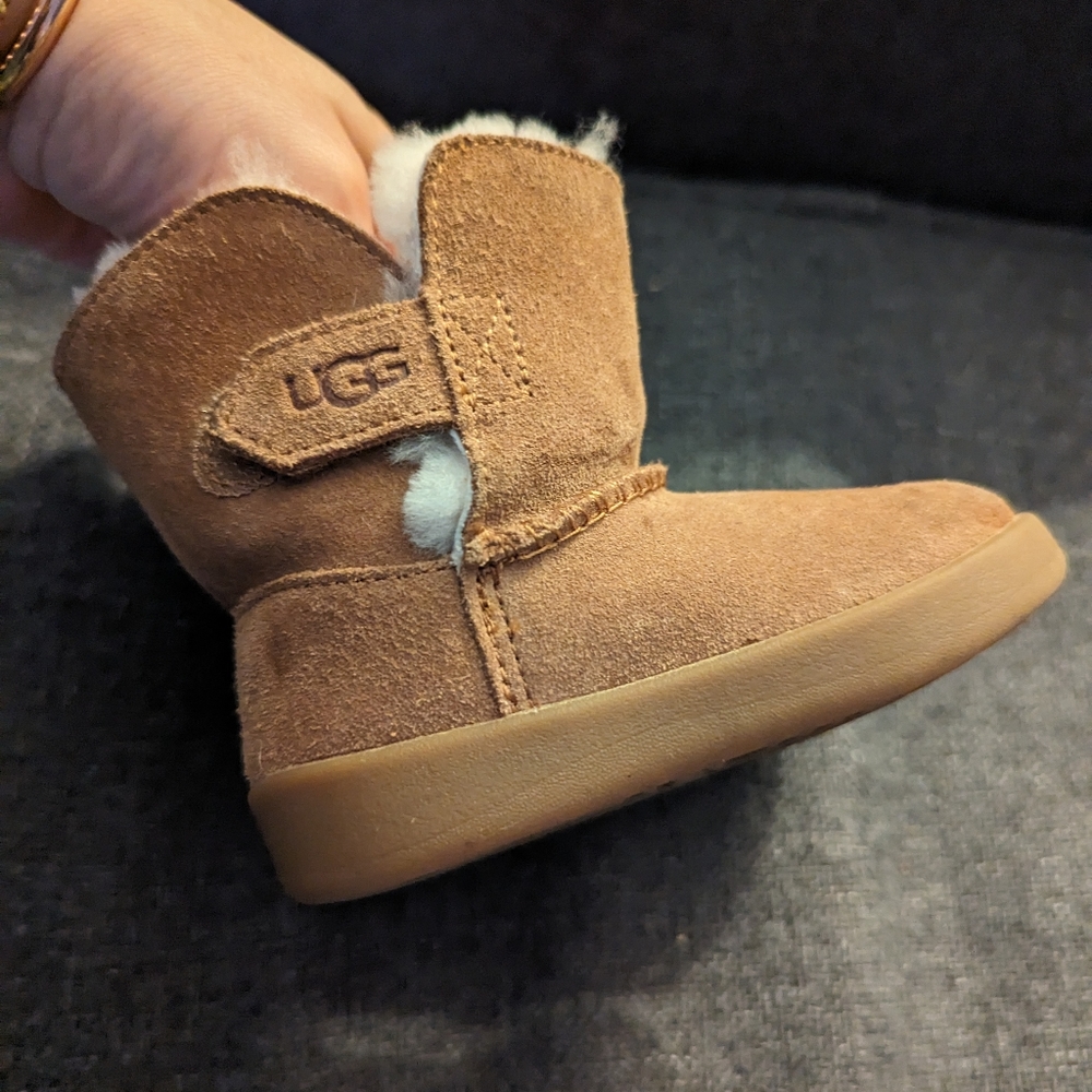 Toddler ugg keelan boot size 4/5